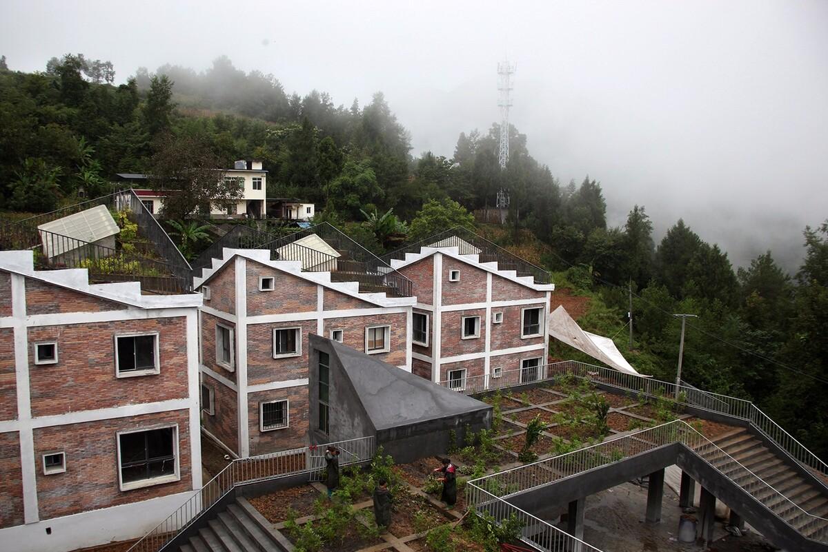 汶川大地震灾后重建，金台村的“新生” / 香港大学城村架构