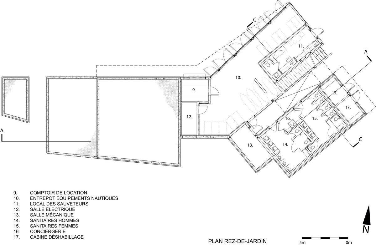 Stukely湖边的黑房子 / ANNE CARRIER ARCHITECTE