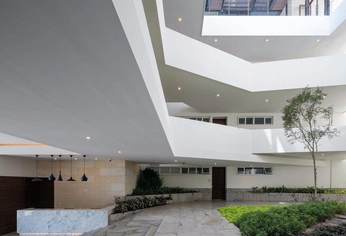 拉托斯卡纳公寓综合体 / AE Arquitectos