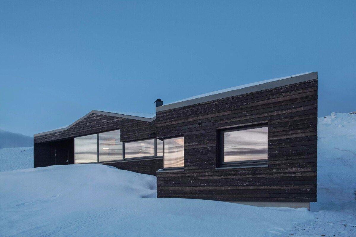 匍匐曲折，顺势而成——CABIN SJUSJØEN / ASLAK HAANSHUUS ARKITEKTER