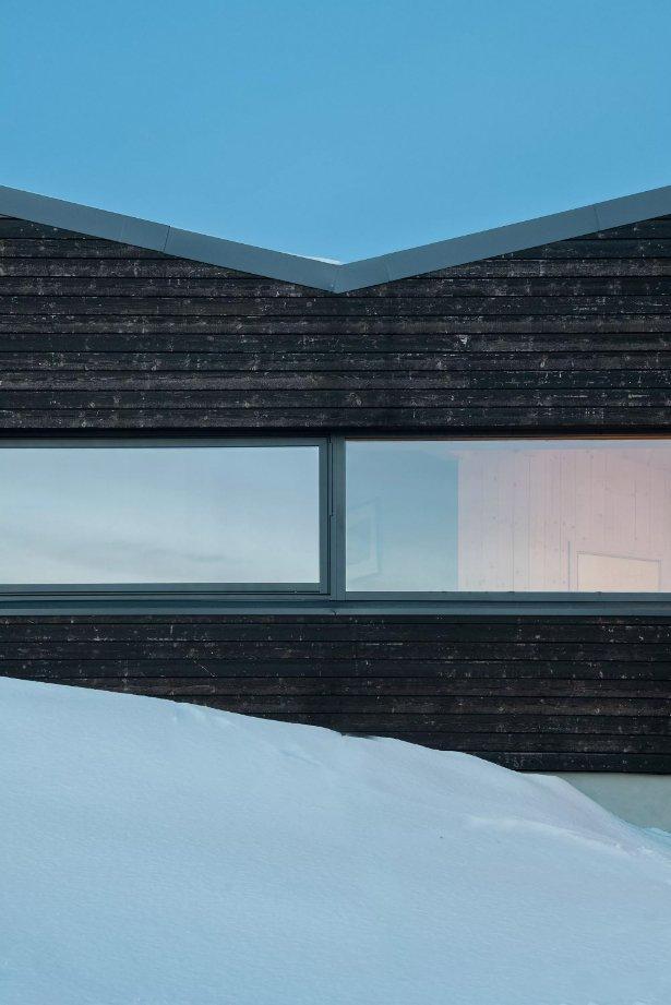 匍匐曲折，顺势而成——CABIN SJUSJØEN / ASLAK HAANSHUUS ARKITEKTER