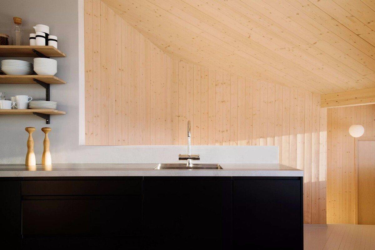 匍匐曲折，顺势而成——CABIN SJUSJØEN / ASLAK HAANSHUUS ARKITEKTER