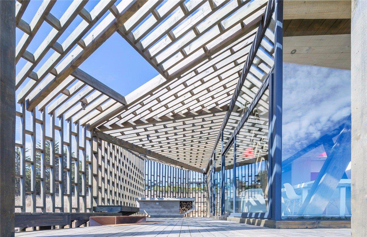 在家中欣赏大海的美景，同时家也是海边的一道风景——智利海滨住宅 / LAND Arquitectos