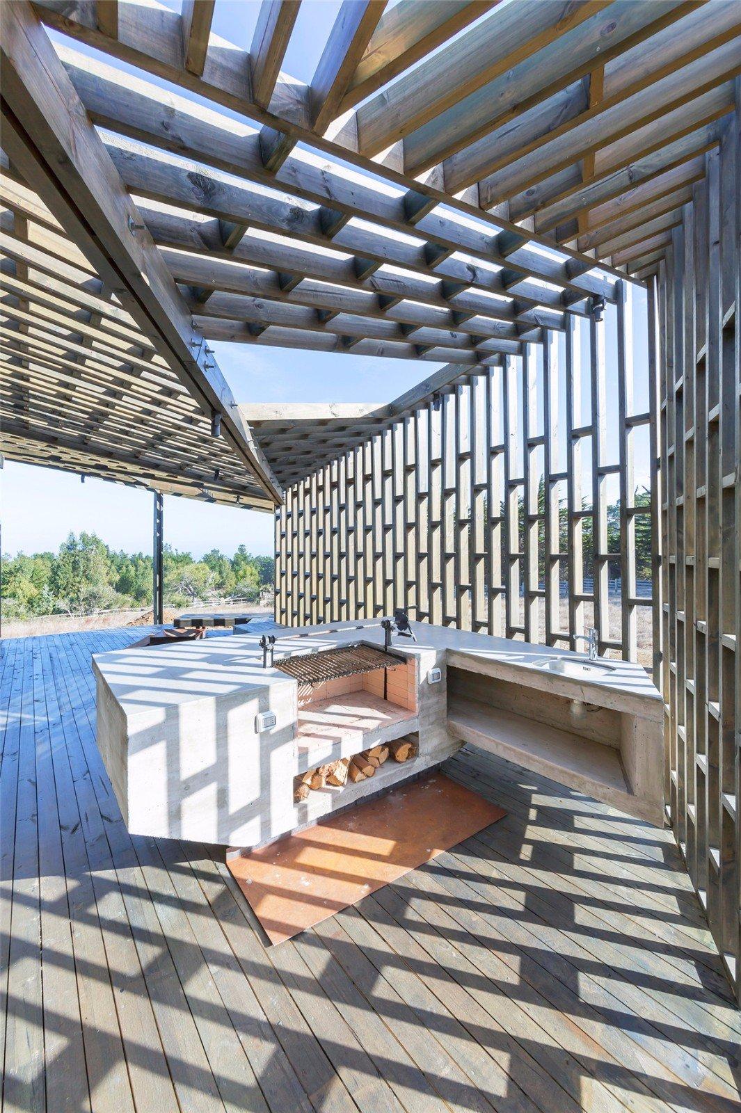 在家中欣赏大海的美景，同时家也是海边的一道风景——智利海滨住宅 / LAND Arquitectos
