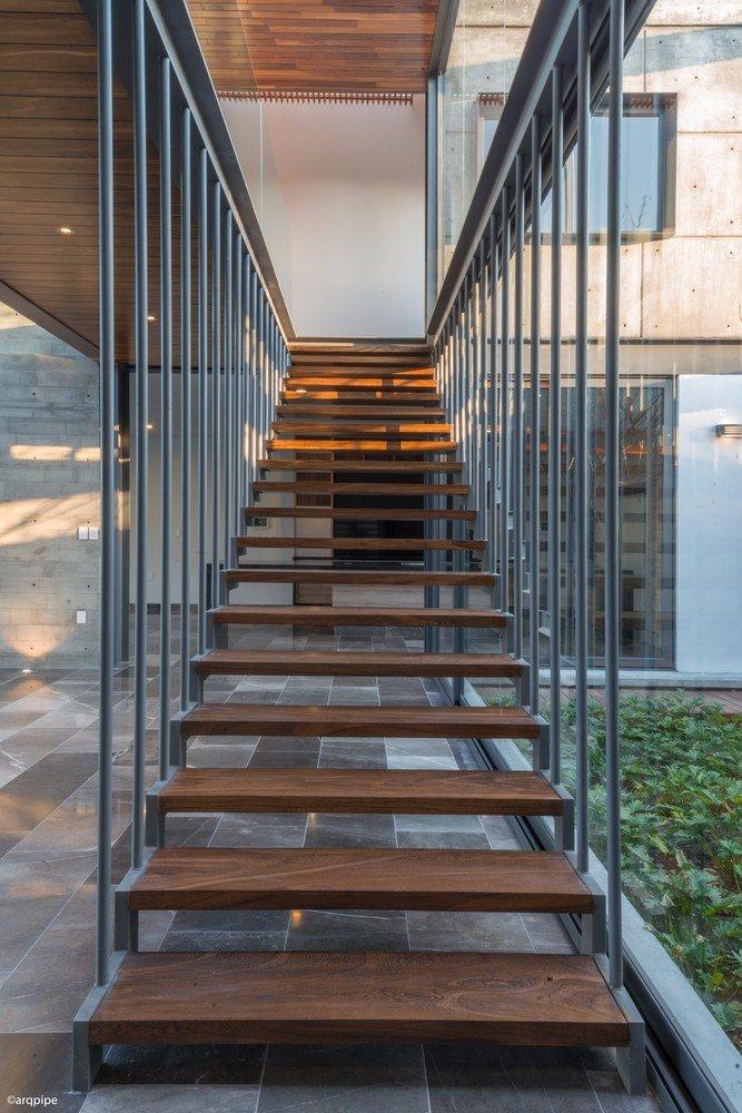 通透的卡萨·塞基斯小屋——混凝土，钢和玻璃的协奏曲