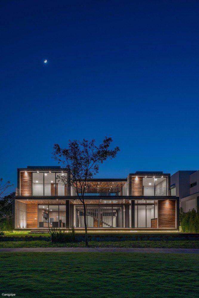通透的卡萨·塞基斯小屋——混凝土，钢和玻璃的协奏曲