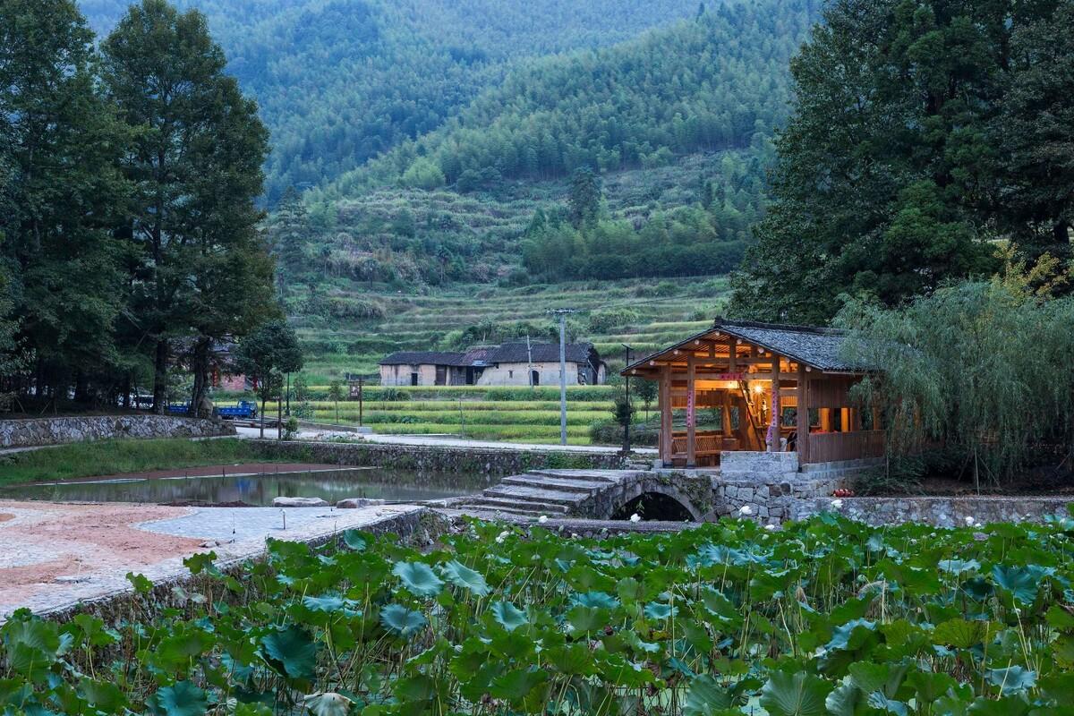 上坪古村复兴计划 / 三文建筑