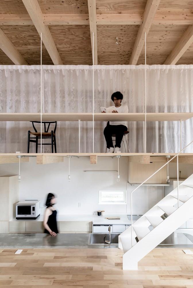 屋檐下，内外间 / 五十岚淳建筑设计