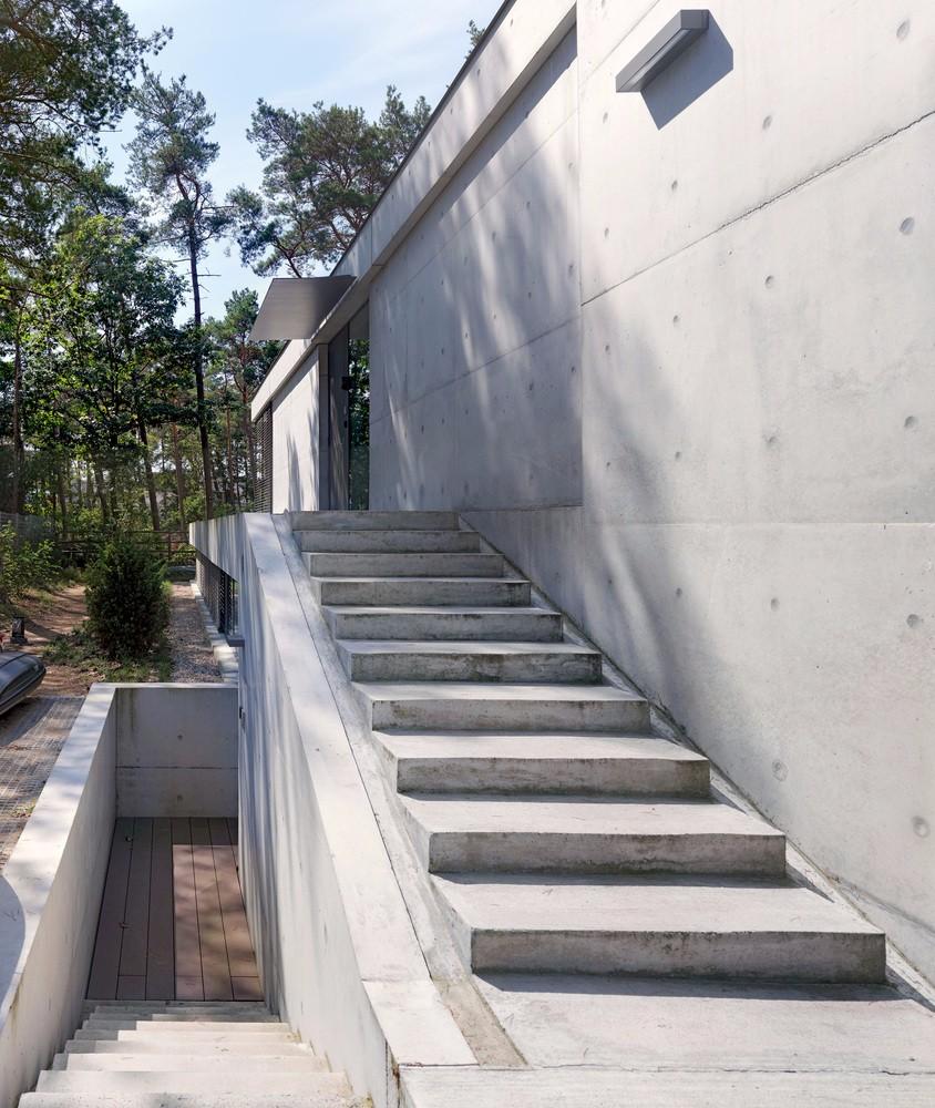 块面穿插的清水混凝土，Zeist住宅