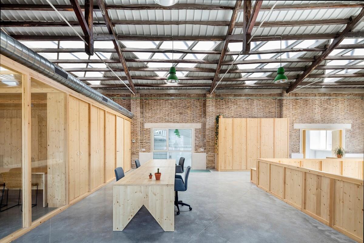 新与旧的延续和对话 — 塔拉戈纳Gon-Gar工厂的改造和扩建
