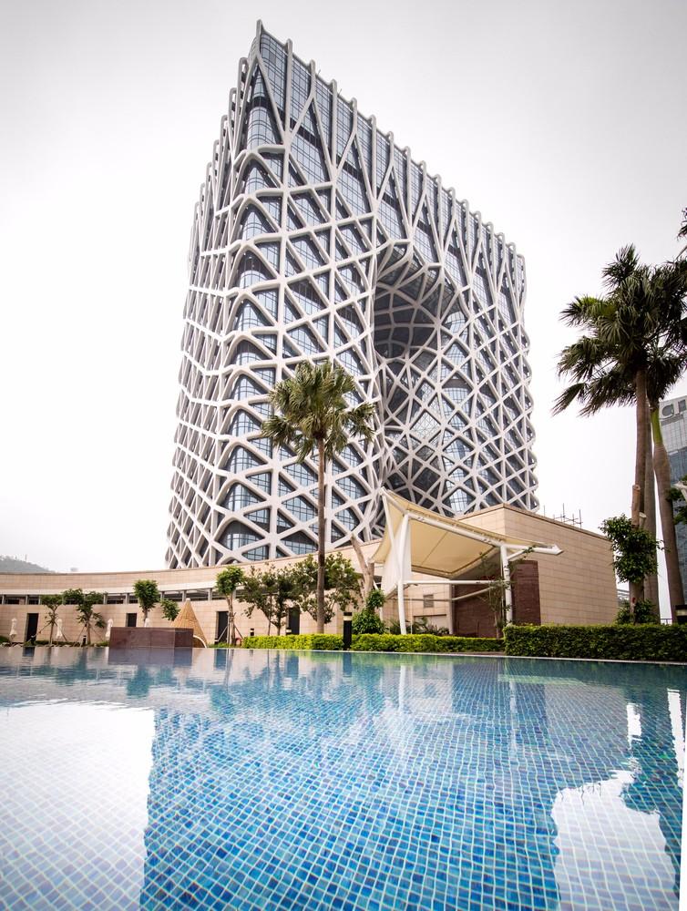 扎哈·哈迪德建筑事务所又一力作！颠覆传统的澳门全新地标酒店，震撼开幕！