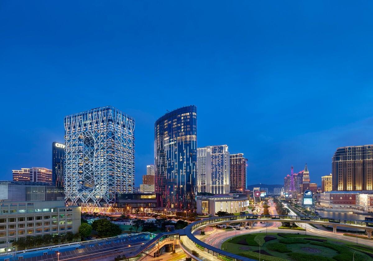扎哈·哈迪德建筑事务所又一力作！颠覆传统的澳门全新地标酒店，震撼开幕！