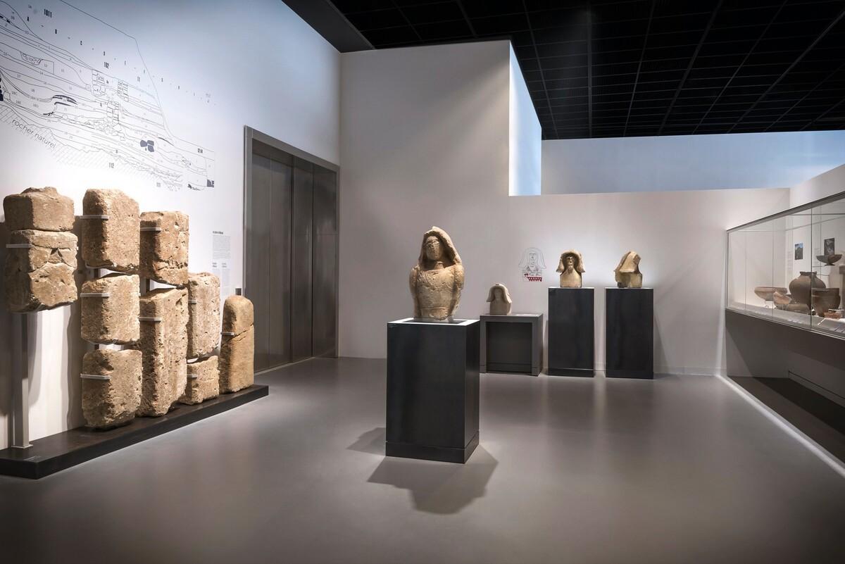 飘逸的现代马赛克立面下，追溯着古老的罗马遗迹 — Muséede laRomanité博物馆