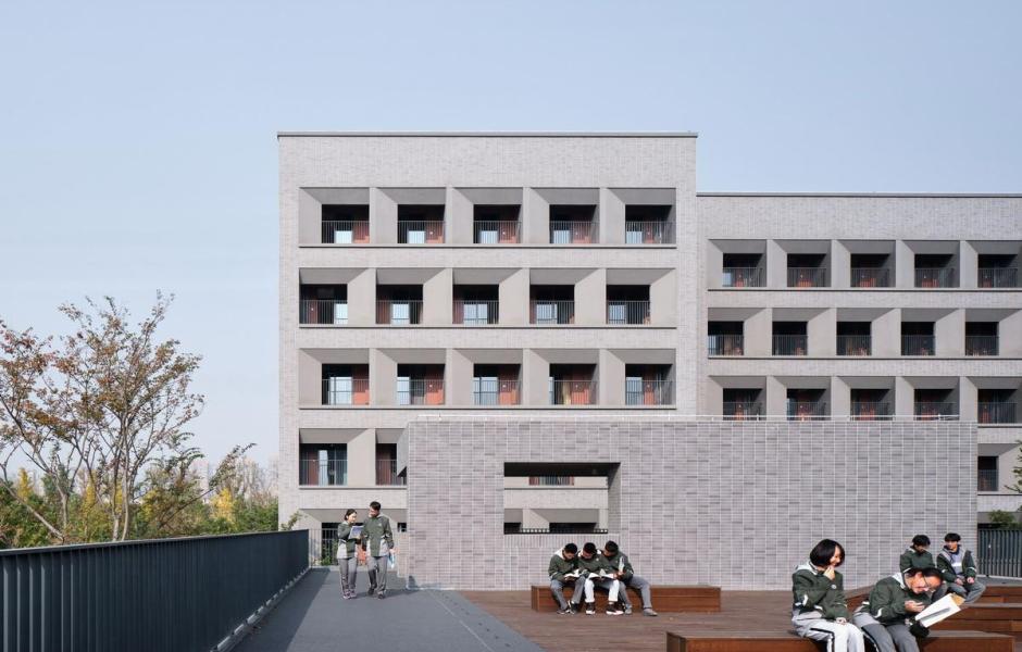 杭州第二中学钱江校区学生宿舍楼 / 浙江大学建筑设计研究院有限公司