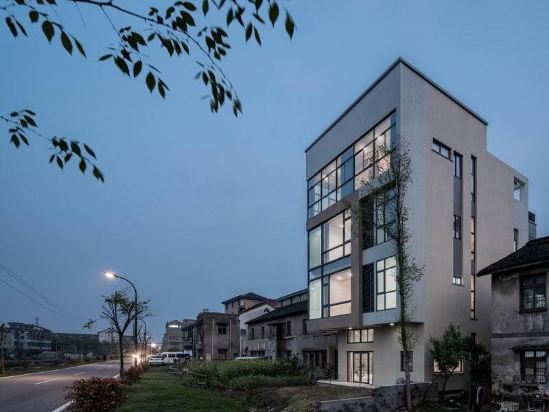 登上福布斯的建筑师，用70w造出400平的“梯田之家” / 丰间建筑事务所