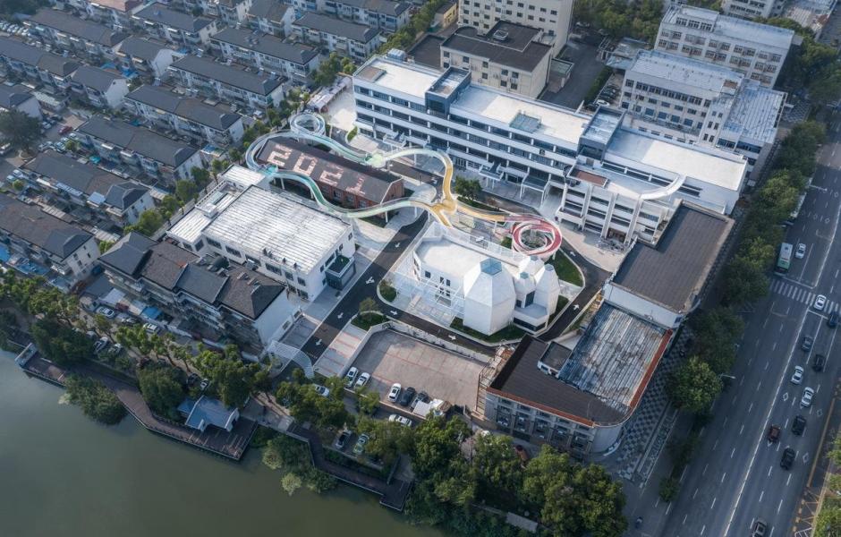 ​基于创新的旧改策略：江南绣衣厂 / 米丈建筑