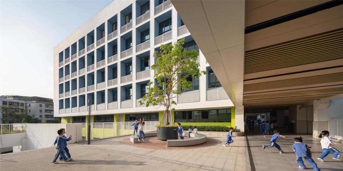深圳坪山区日新小学 / 申都设计