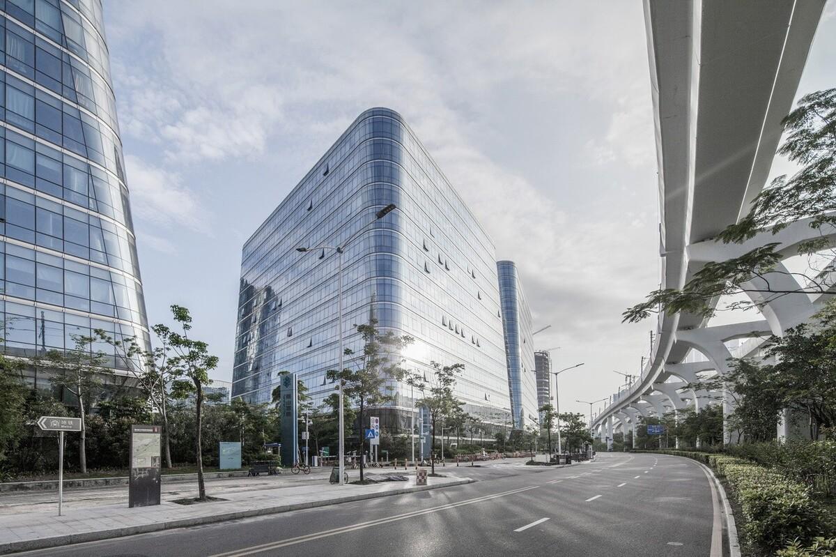 南方大学科技园和B1塔楼 / Saltans Architects