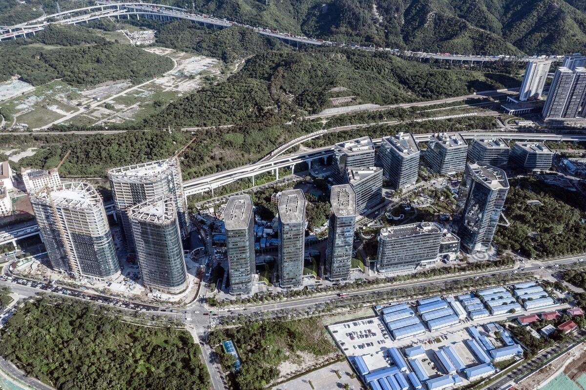 南方大学科技园和B1塔楼 / Saltans Architects