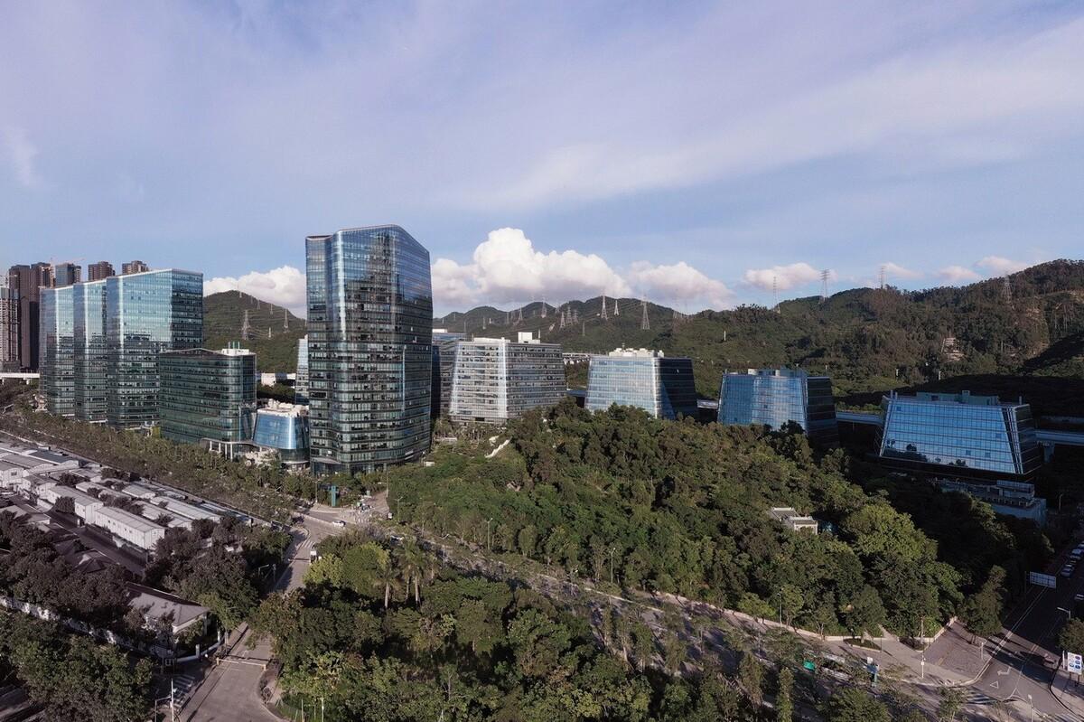 南方大学科技园和B1塔楼 / Saltans Architects