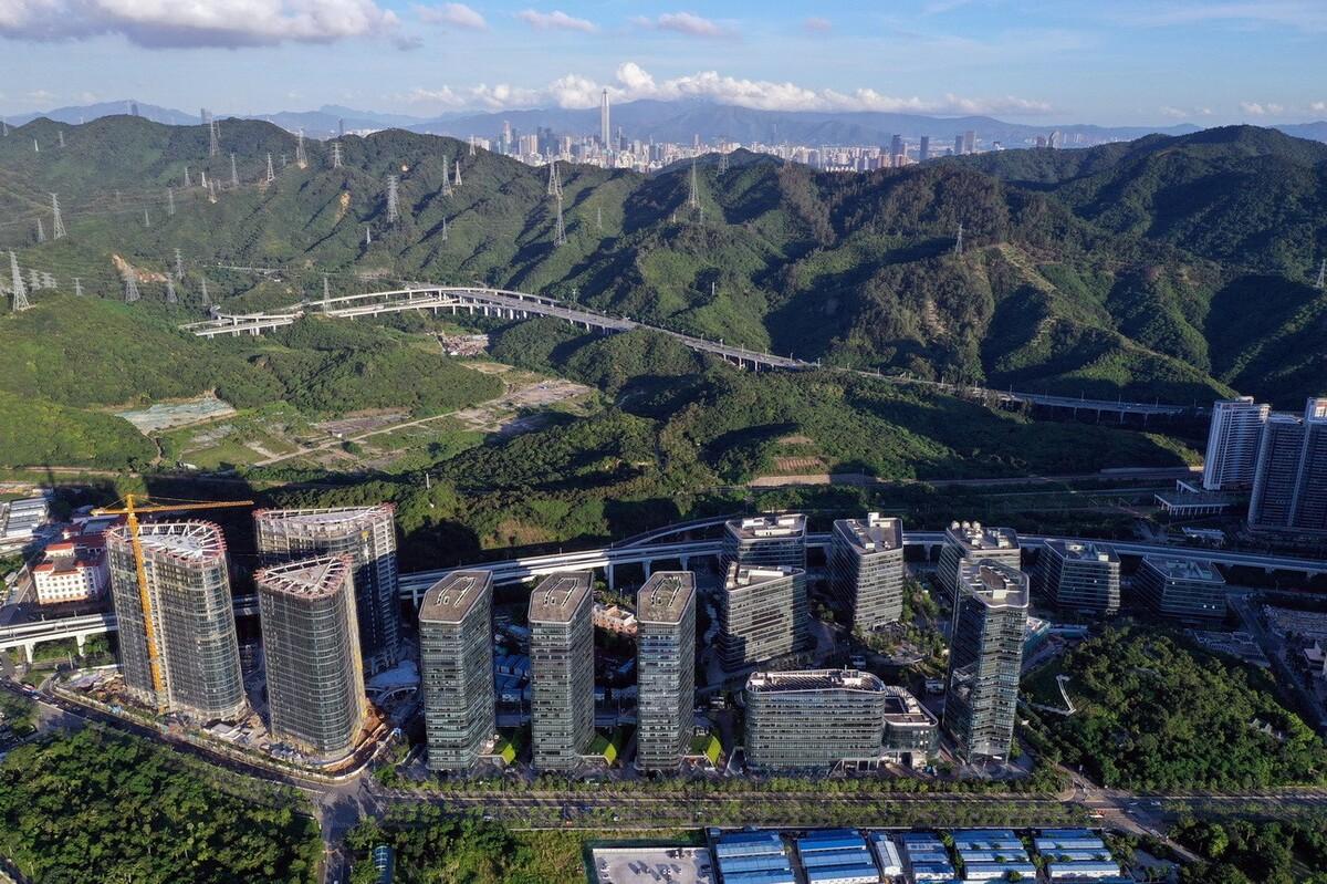 南方大学科技园和B1塔楼 / Saltans Architects
