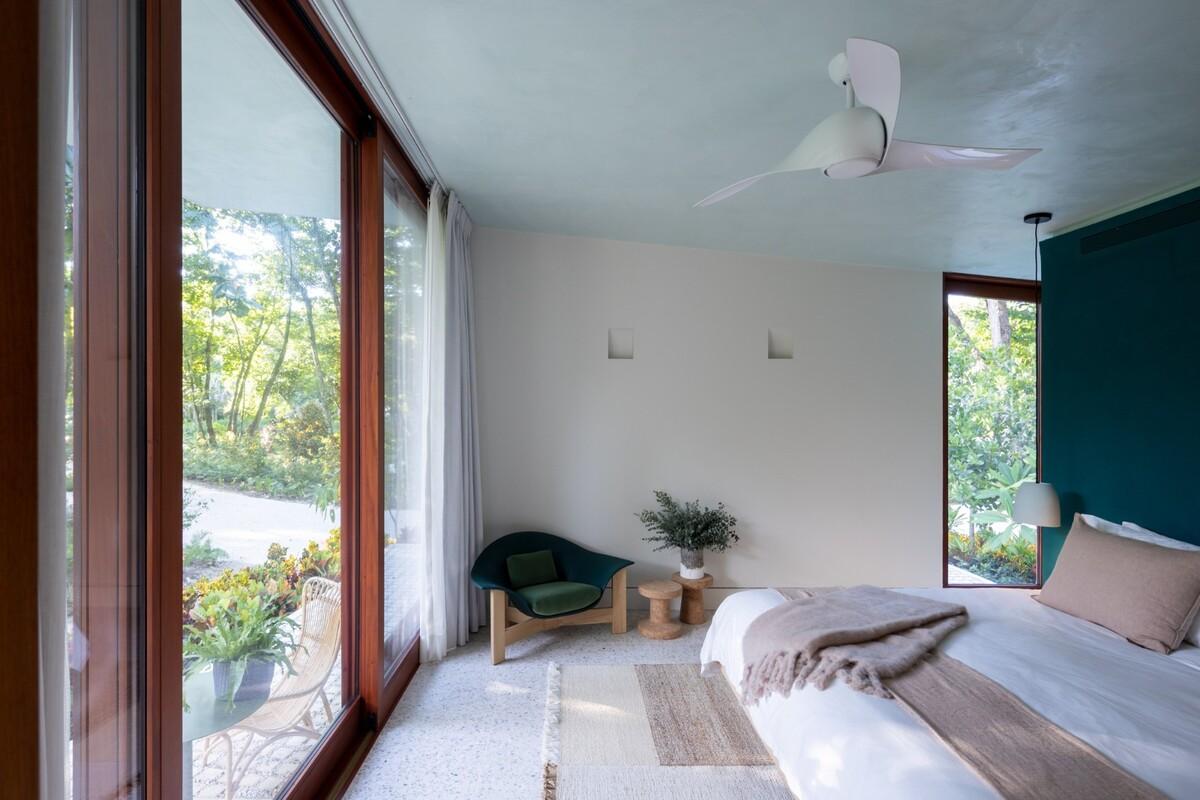 Las Olas 度假屋 / Young Projects
