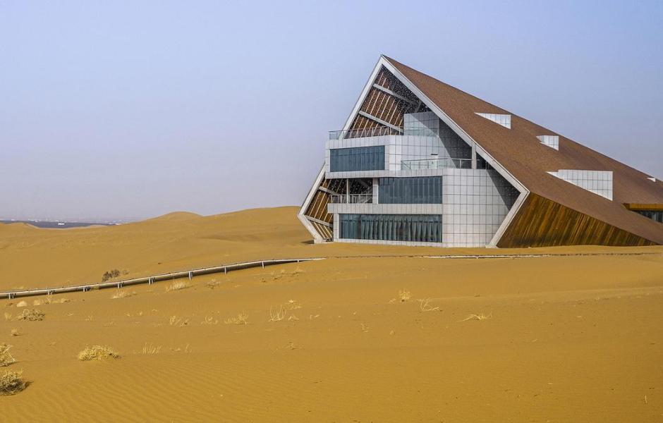大漠星河营地接待中心 / 三文建筑