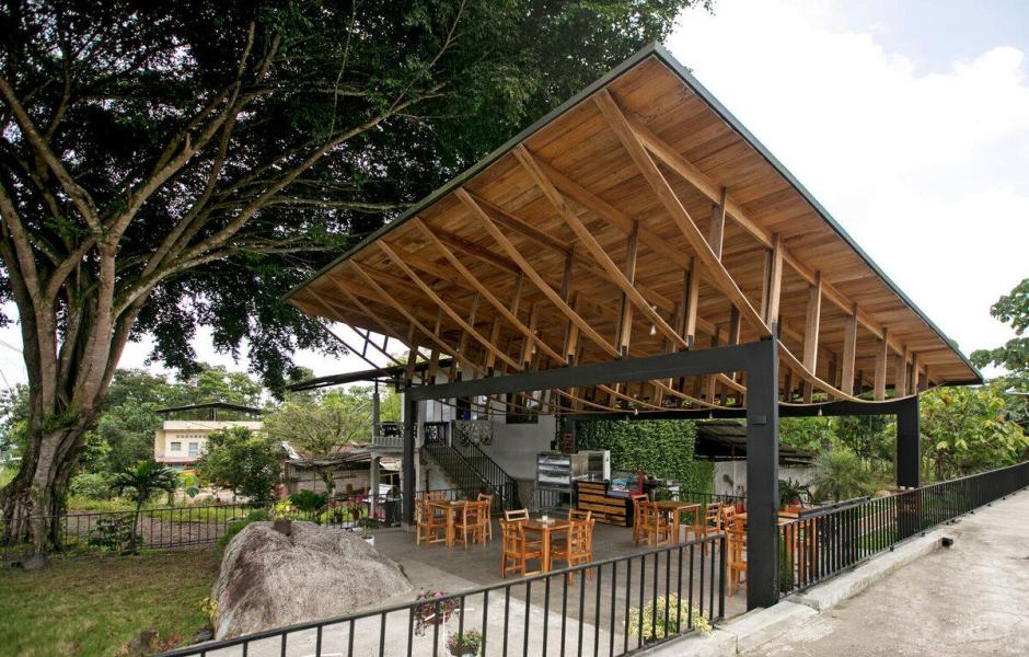 村口榕树下，社区公共空间 Ficus Alto / Natura Futura Arquitectura