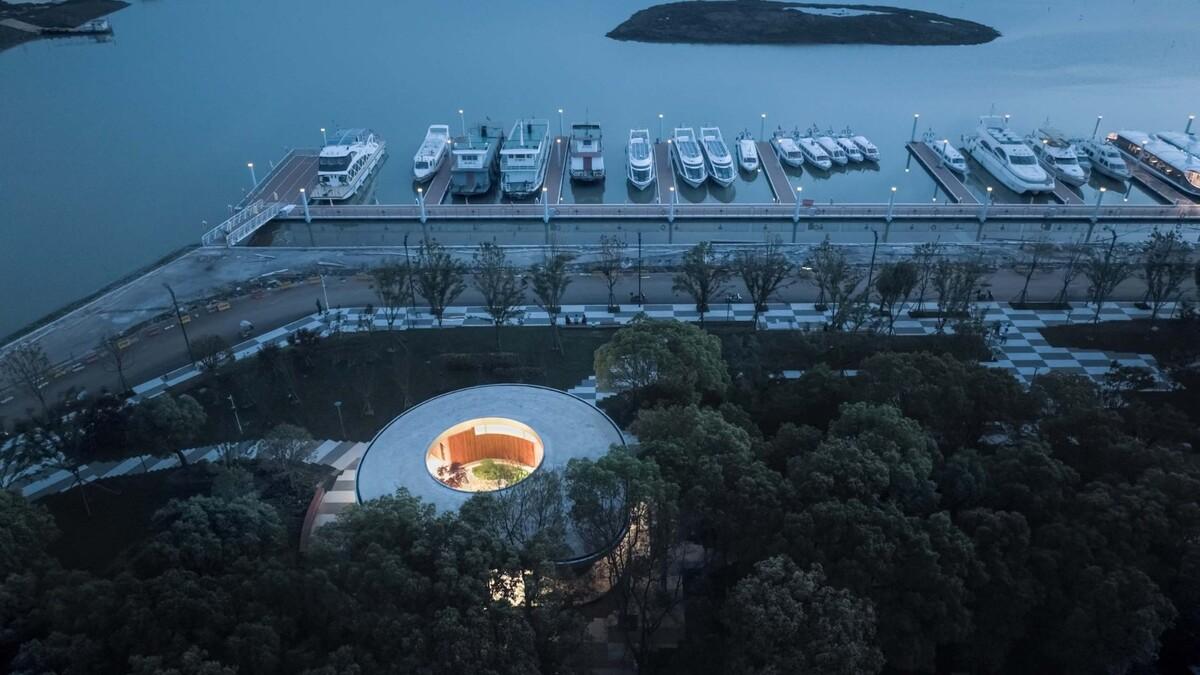 梁子湖长岭渡口景观公厕 / 原榀建筑