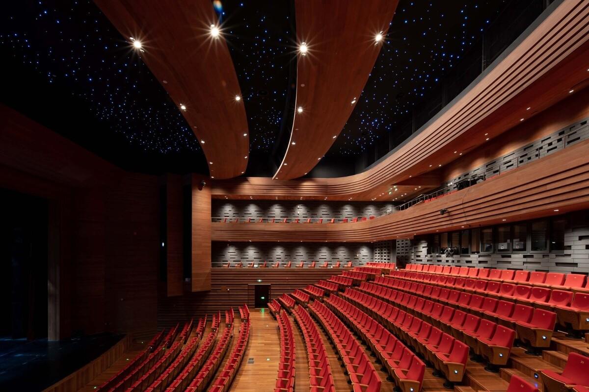 北京国际戏剧中心 / 北京市建筑设计研究院胡越工作室