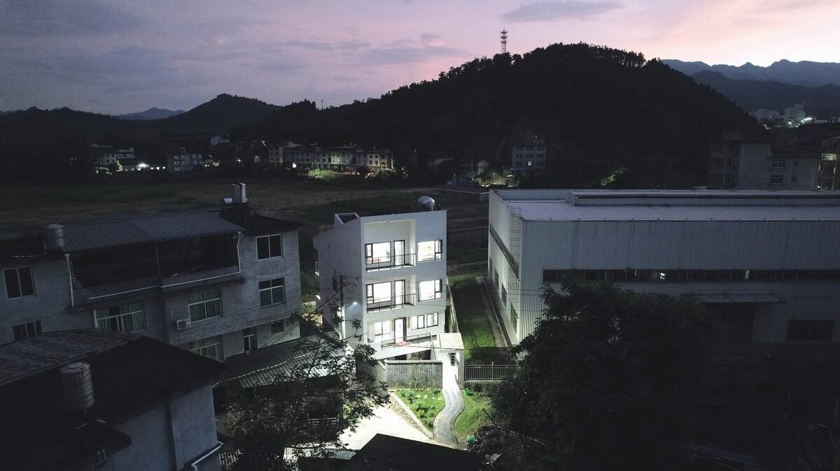 对话山丘田野，滨河巷21号 / MV建筑工作室