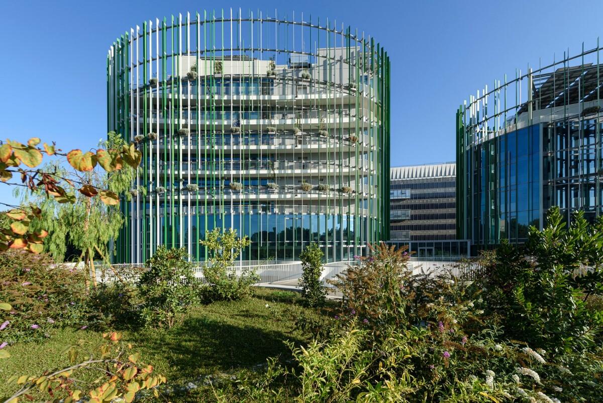 工业区变身绿色校园：罗马第三大学新总部 / MCA建筑事务所