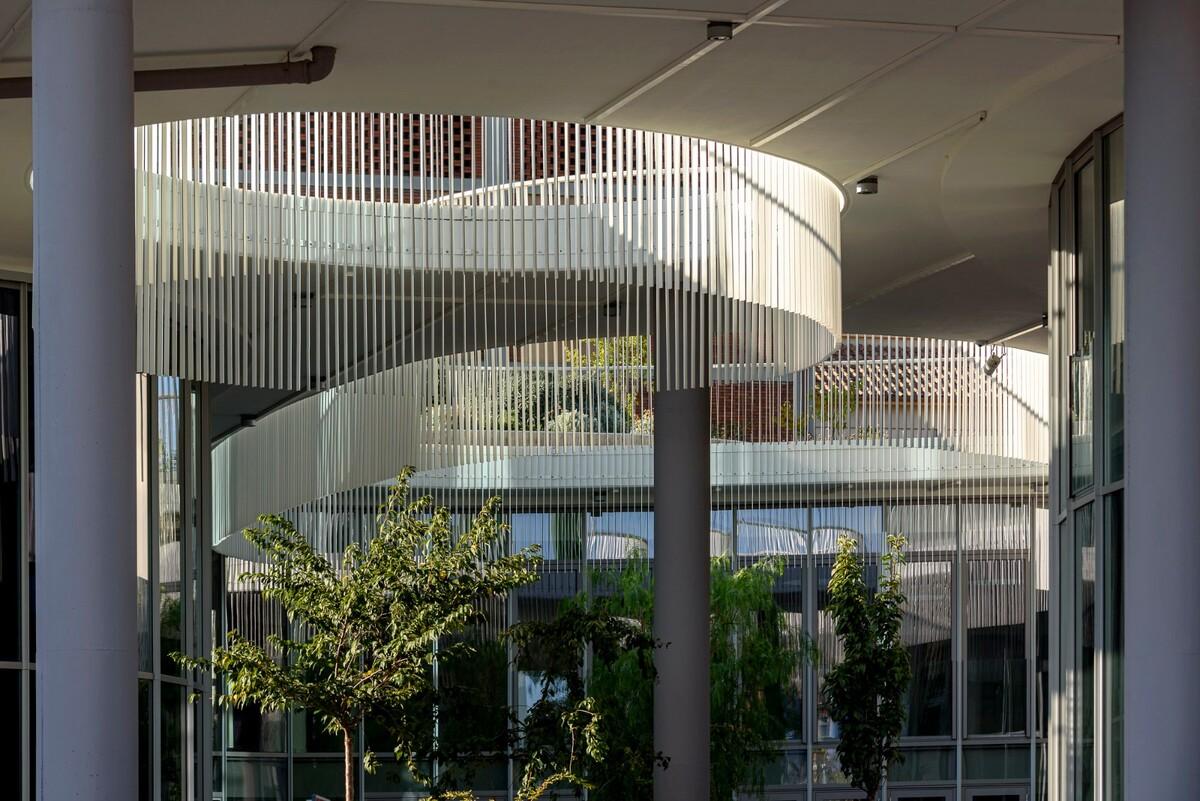 工业区变身绿色校园：罗马第三大学新总部 / MCA建筑事务所