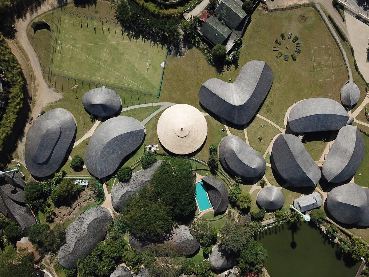 竹结构建筑，Panyaden 中学图书馆 / Chiangmai Life Architects
