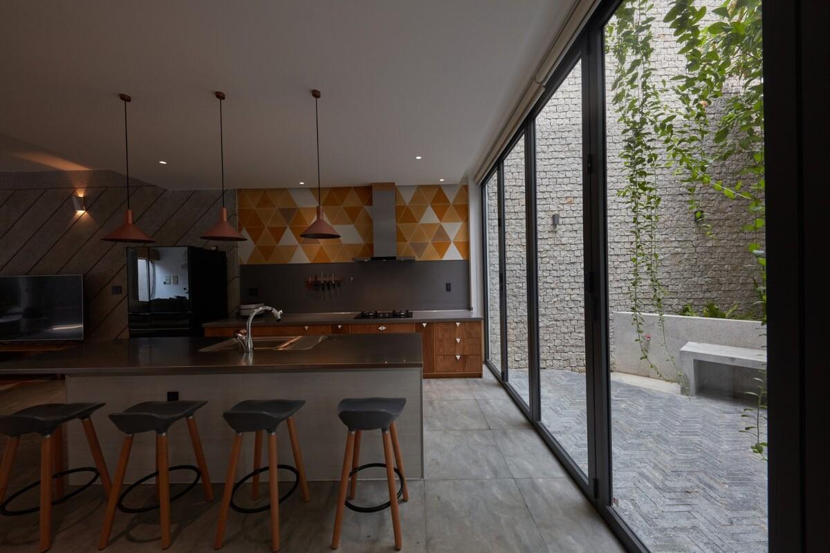 三角形之家 / Khuon Studio