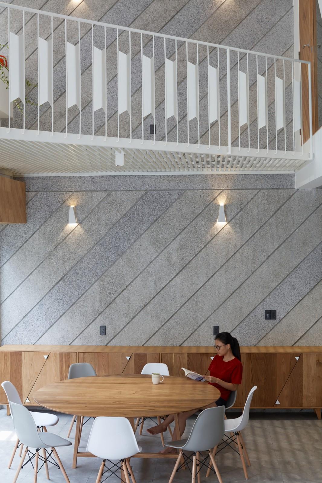 三角形之家 / Khuon Studio