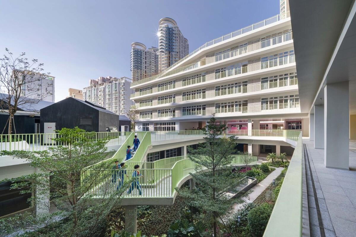 深圳福田新沙小学 / 一十一建筑