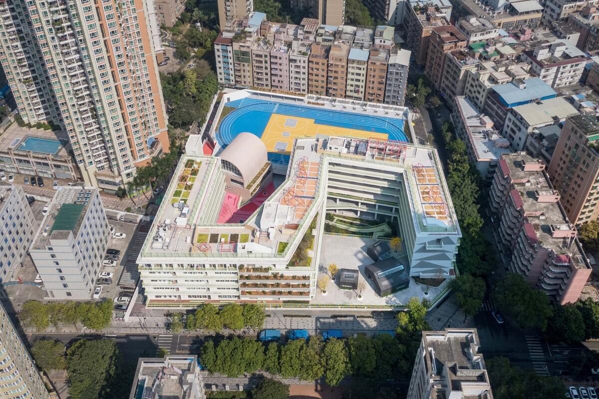 深圳福田新沙小学 / 一十一建筑