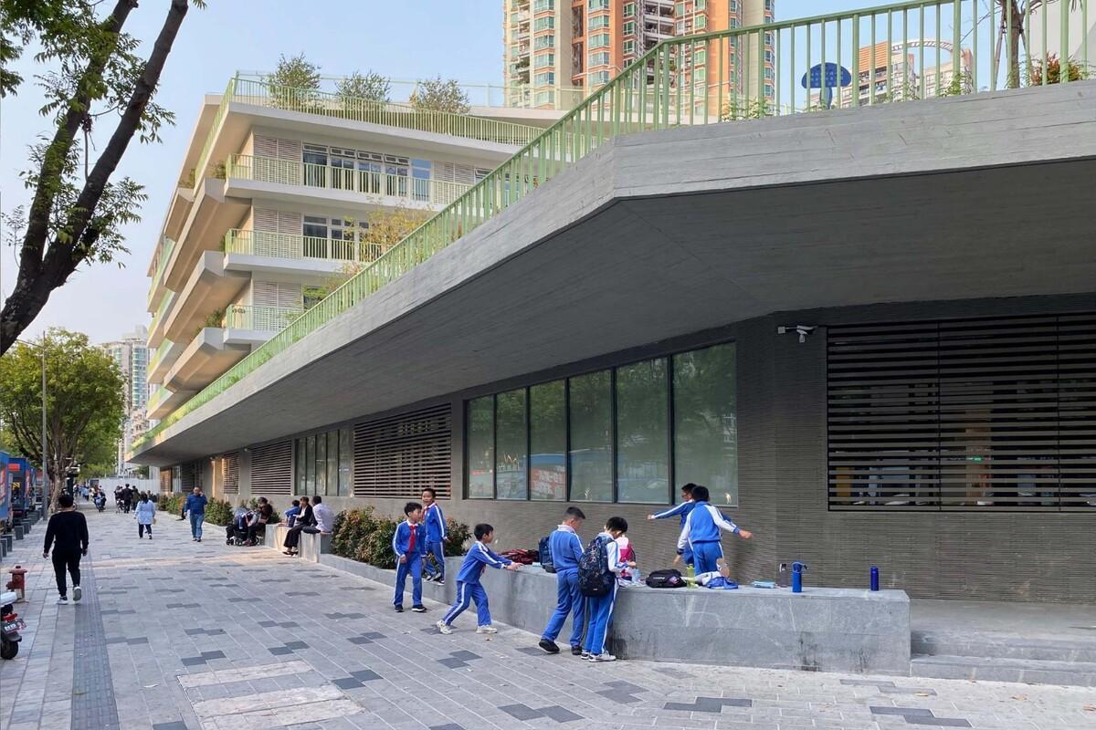 深圳福田新沙小学 / 一十一建筑
