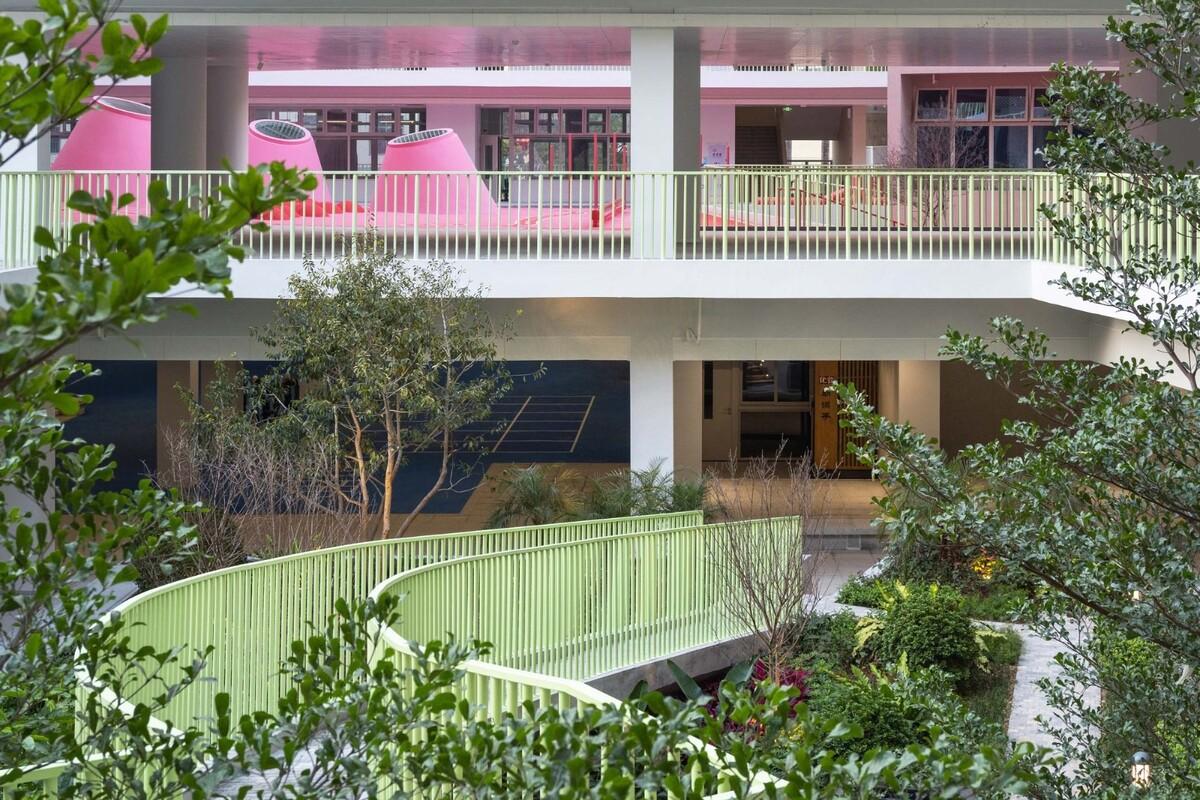 深圳福田新沙小学 / 一十一建筑