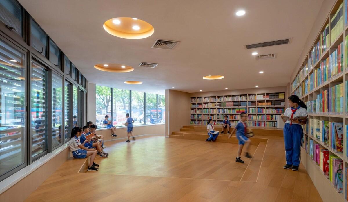 深圳福田新沙小学 / 一十一建筑