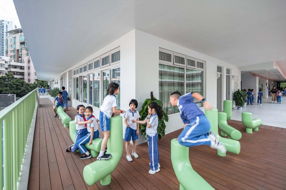 深圳福田新沙小学 / 一十一建筑