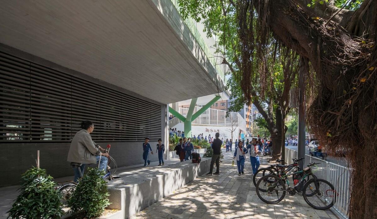 深圳福田新沙小学 / 一十一建筑