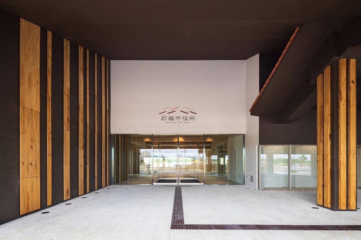 石垣市政府大楼 / 隈研吾建筑都市设计事务所