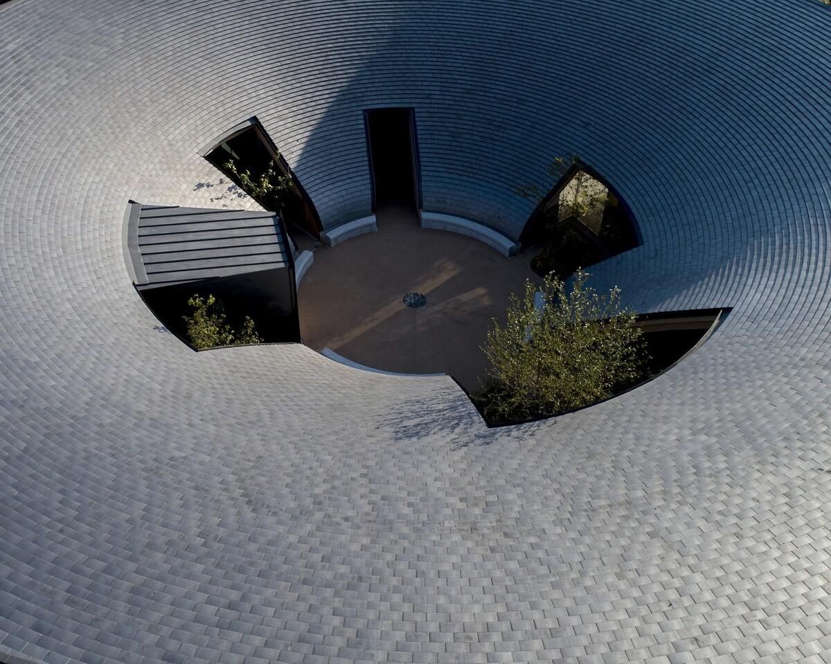 天空之皿 / NKS Architects