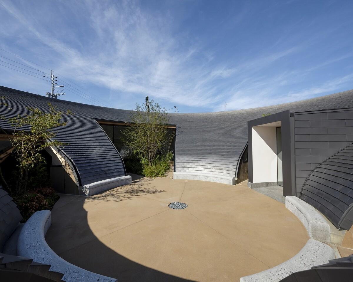 天空之皿 / NKS Architects