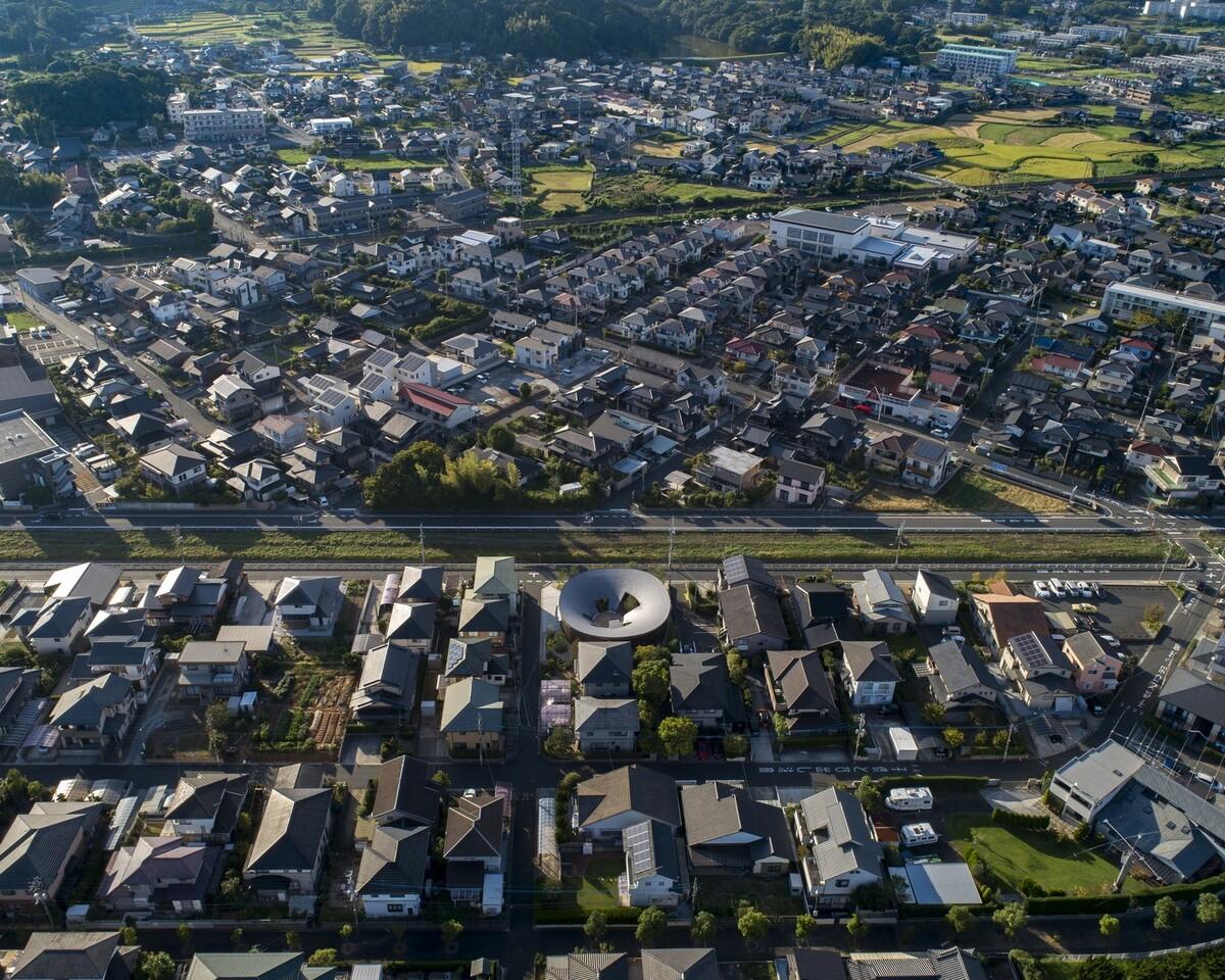 天空之皿 / NKS Architects