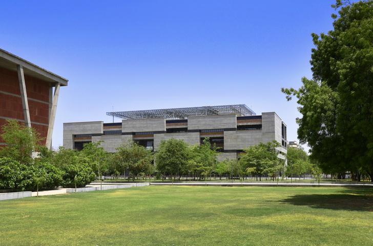 艾哈迈达巴德大学中心 / Stephane Paumier Architects