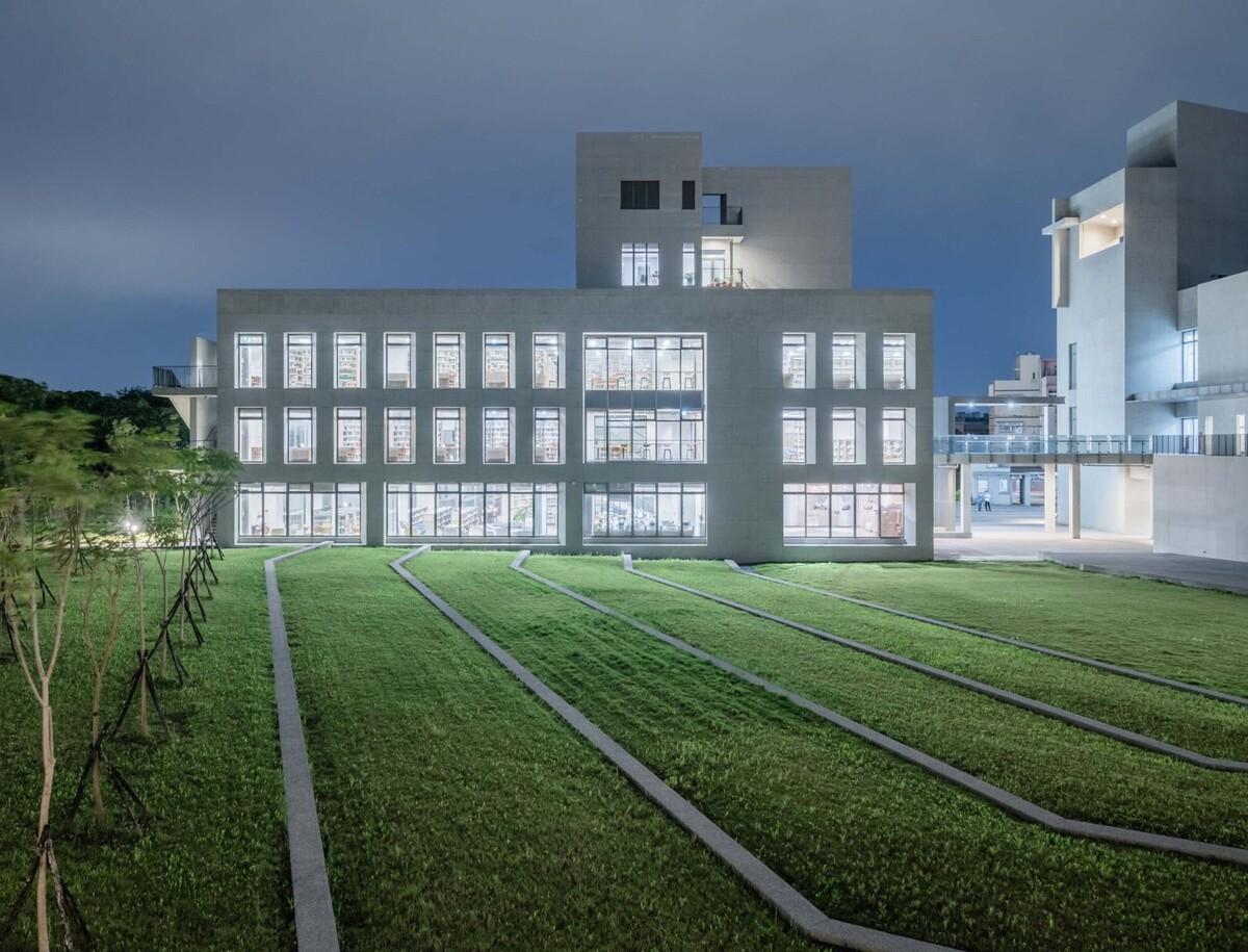 中华福音神研究学院八德校区教堂 / 潘冀联合建筑师事务所