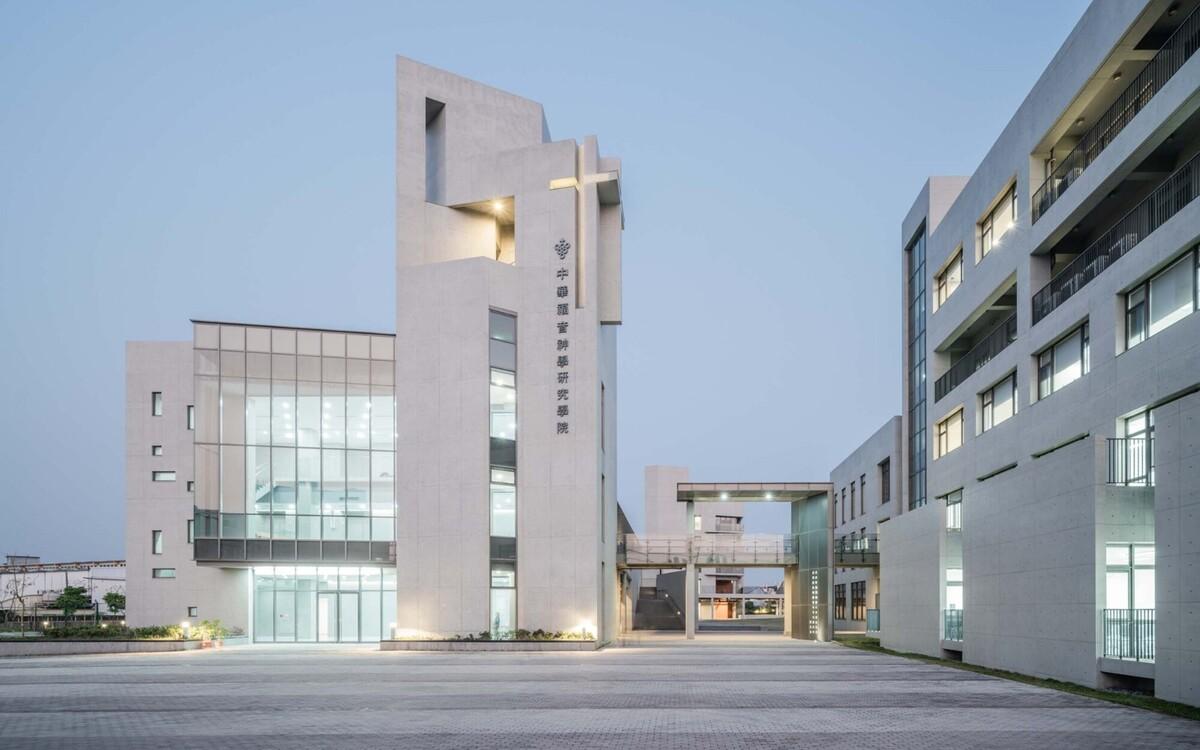 中华福音神研究学院八德校区教堂 / 潘冀联合建筑师事务所